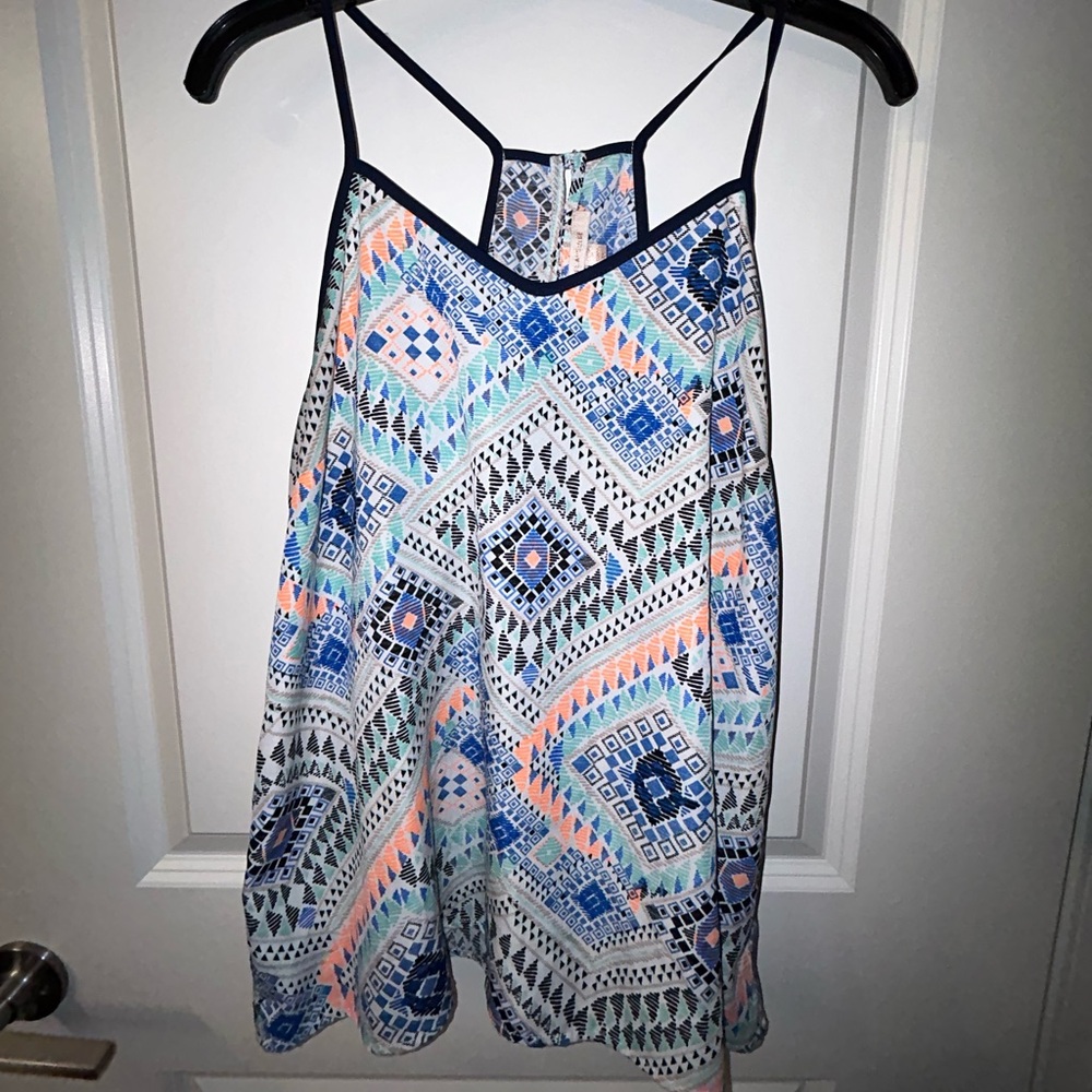 Skies Are Blue Geometric Patterned Tank Top